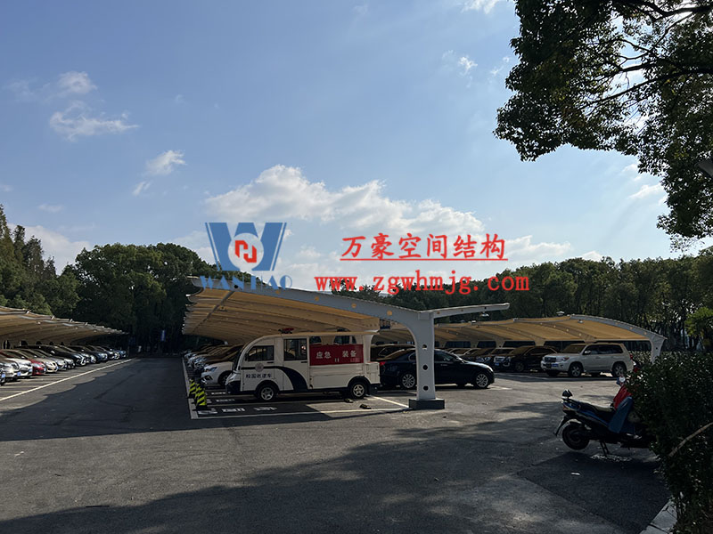 膜結構車棚
