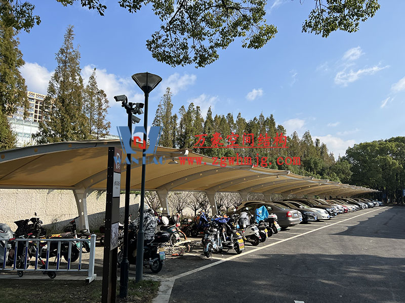 膜結構車棚