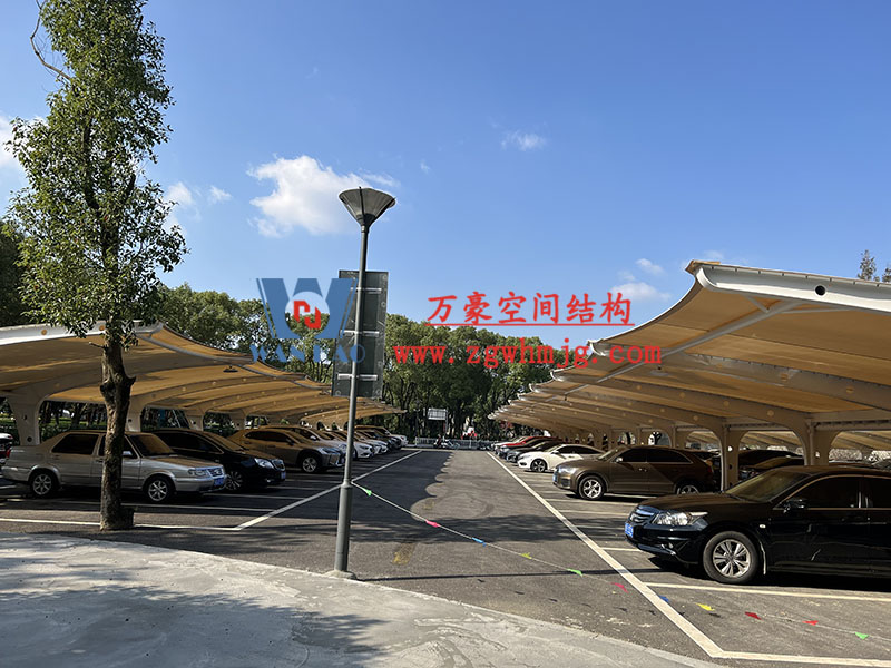 膜結構車棚