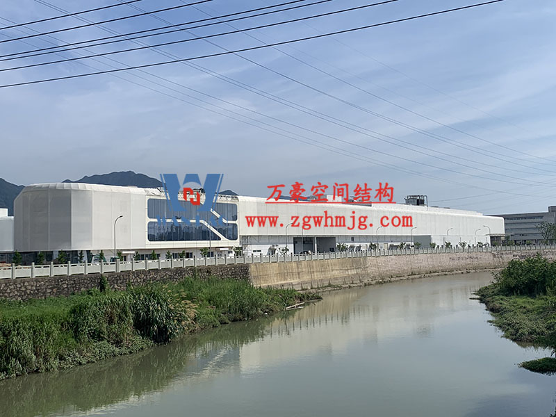 為什么體育場(chǎng)屋面都選用PTFE膜結(jié)構(gòu)？PTFE膜結(jié)構(gòu)體育場(chǎng)有什么特點(diǎn)優(yōu)勢(shì)？
