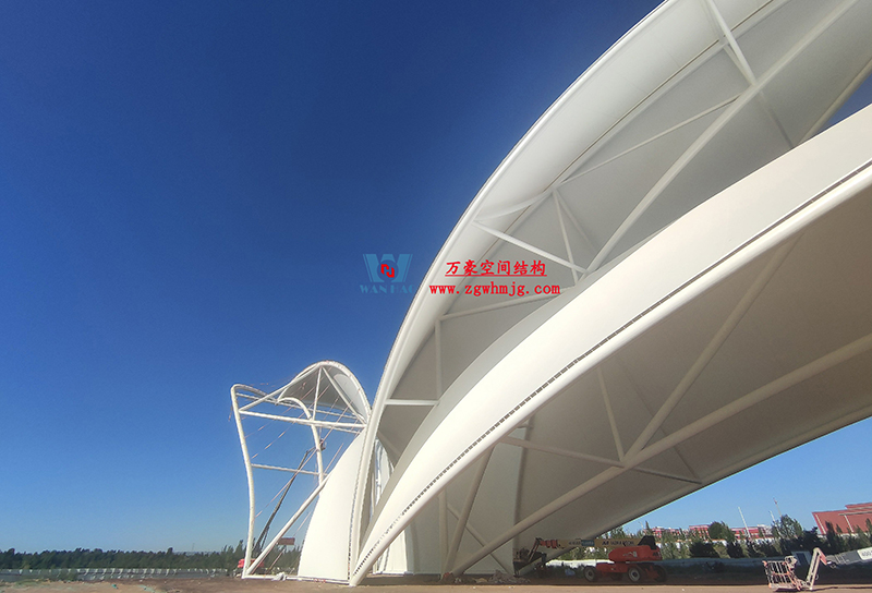 陜西定邊馬蓮灘沙漠公園鋼膜結(jié)構(gòu)工程“奮力快跑”，工程“進(jìn)度條”刷新了!
