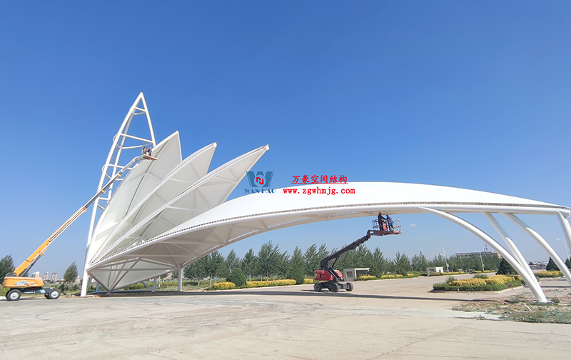 陜西定邊馬蓮灘沙漠公園鋼膜結(jié)構(gòu)工程“奮力快跑”，工程“進(jìn)度條”刷新了!