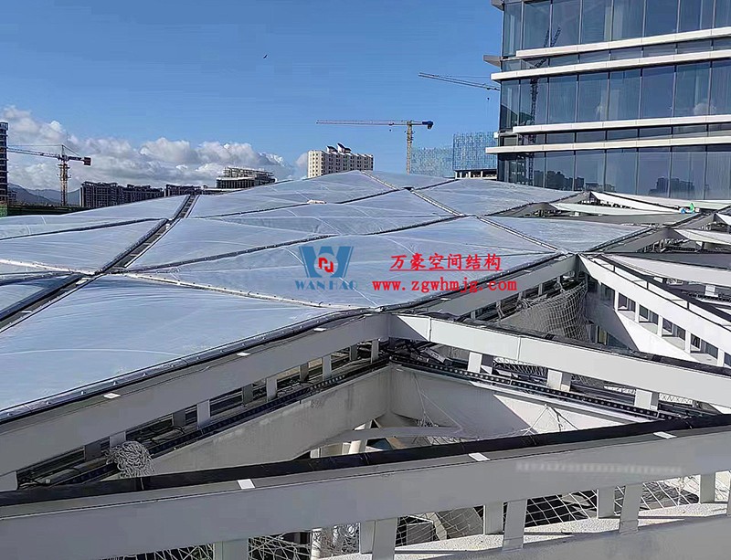 縱使烈日炎炎，腳步從未止歇！海南這個(gè)ETFE氣枕膜項(xiàng)目施工進(jìn)度有最新消息