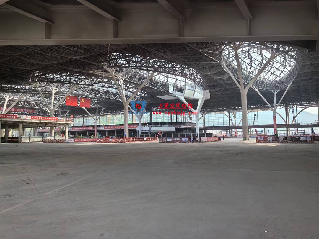 重慶東站站房正在加速建設(shè)，全力繪就項(xiàng)目新篇章