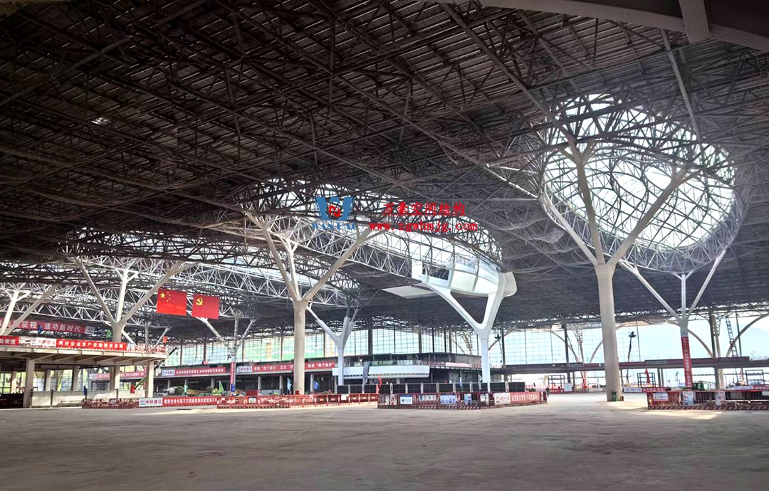 重慶東站站房正在加速建設(shè)，全力繪就項(xiàng)目新篇章