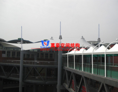 天橋膜結(jié)構(gòu)是什么？膜結(jié)構(gòu)天橋有哪些特征特點(diǎn)？