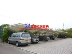 做膜結(jié)構(gòu)車(chē)棚報(bào)價(jià)價(jià)格差距很大，該怎么選膜結(jié)構(gòu)公司?