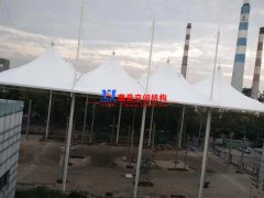 張拉膜結(jié)構(gòu)雨棚遮陽棚好嗎？為什么張拉膜雨棚遮陽棚如此受歡迎？