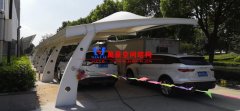 鋼膜結(jié)構(gòu)車棚價(jià)格多少錢？鋼膜結(jié)構(gòu)車棚一平米報(bào)價(jià)造價(jià)決定因素有哪些？