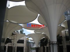 膜結(jié)構(gòu)建筑如何避免積水生成？膜結(jié)構(gòu)防止積水的方法是什么？
