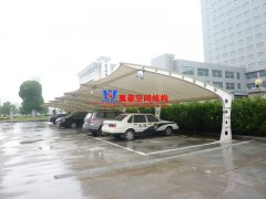膜結(jié)構(gòu)車棚膜材熱合工藝是怎樣的？需要注意哪些事項(xiàng)？