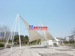 膜結(jié)構(gòu)建筑的連接部位哪些環(huán)節(jié)很重要？需要注意什么問題？