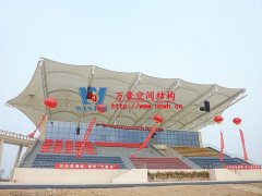 什么是膜結(jié)構(gòu)體育看臺？膜結(jié)構(gòu)體育看臺性能特點及應用領域是什么？