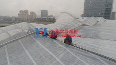 ETFE膜結(jié)構(gòu)膜材幾層最好？鍍點(diǎn)ETFE膜結(jié)構(gòu)好用嗎？